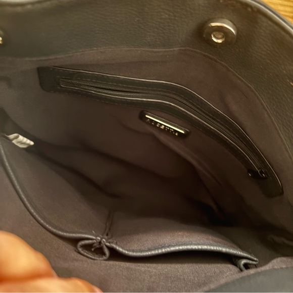 Rosetti Black Crossbody Bag with Adjustable Strap and Casual Design - Picture 11 of 11